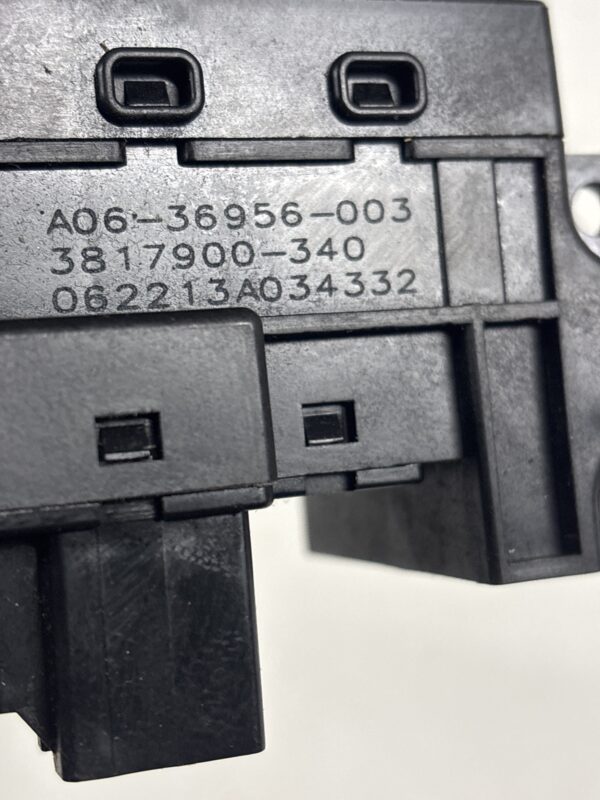 Steering Column Turn Signal Switch FREIGHTLINER M2 OEM A06-36956-003 - Image 2