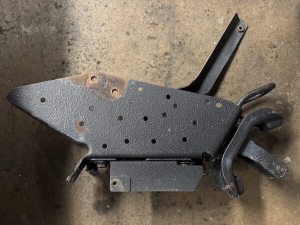 Cab Mount ISUZU NPR 2020 OEM 630-10835 - Image 2
