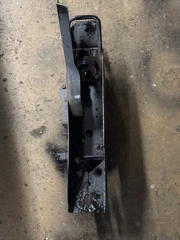 Cab Mount ISUZU NPR 2020 OEM 630-10835 - Image 3