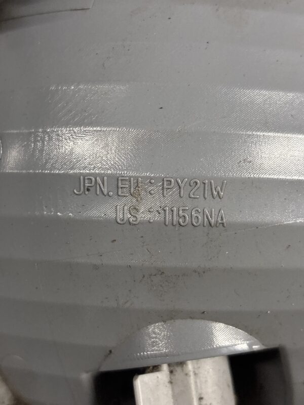 Front Left Corner Parking Light Lamp ISUZU NPR 2012-2020 OEM 210-21873 - Image 4