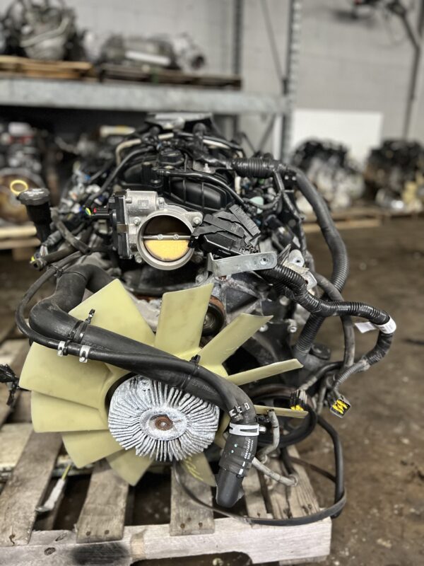 Engine Motor 6.0L ISUZU NPR HD Gas 2018 OEM 812553399 12680605 - Image 4