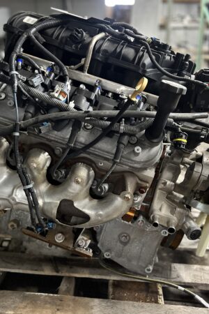 Engine Motor 6.0L ISUZU NPR HD Gas 2018 OEM 812553399 12680605