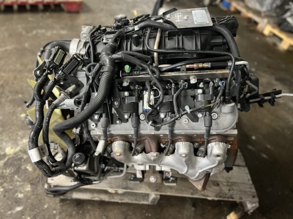 Engine Motor 6.0L ISUZU NPR HD Gas 2018 OEM 812553399 12680605 - Image 6