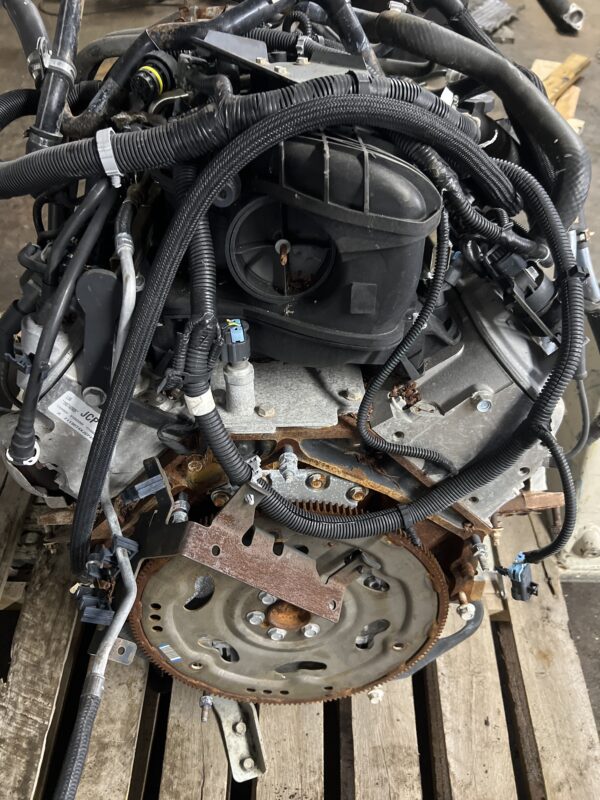 Engine Motor 6.0L ISUZU NPR HD Gas 2019 OEM 812553399 12680606 - Image 6