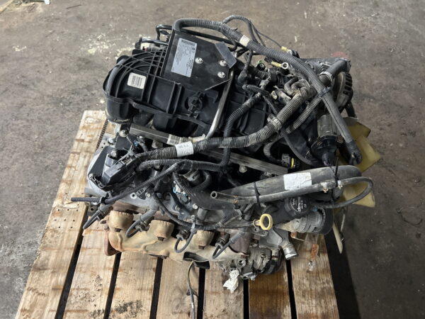 Engine Motor 6.0L ISUZU NPR HD 2017 OEM 812553399 12642269 - Image 5