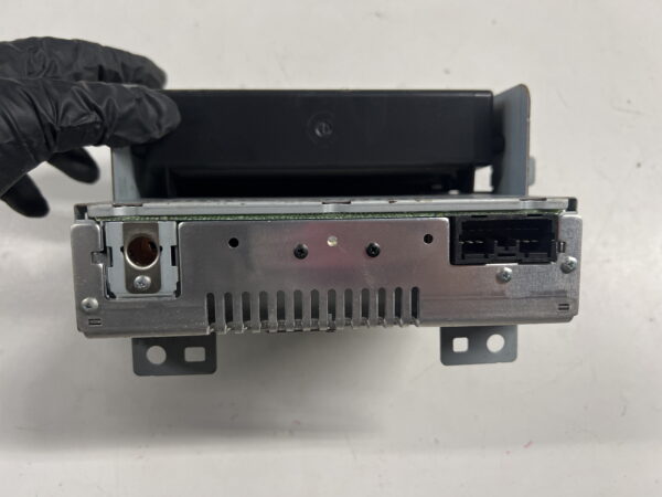 CD Radio Receiver HINO 195 2011 OEM 86120-37440 - Image 3