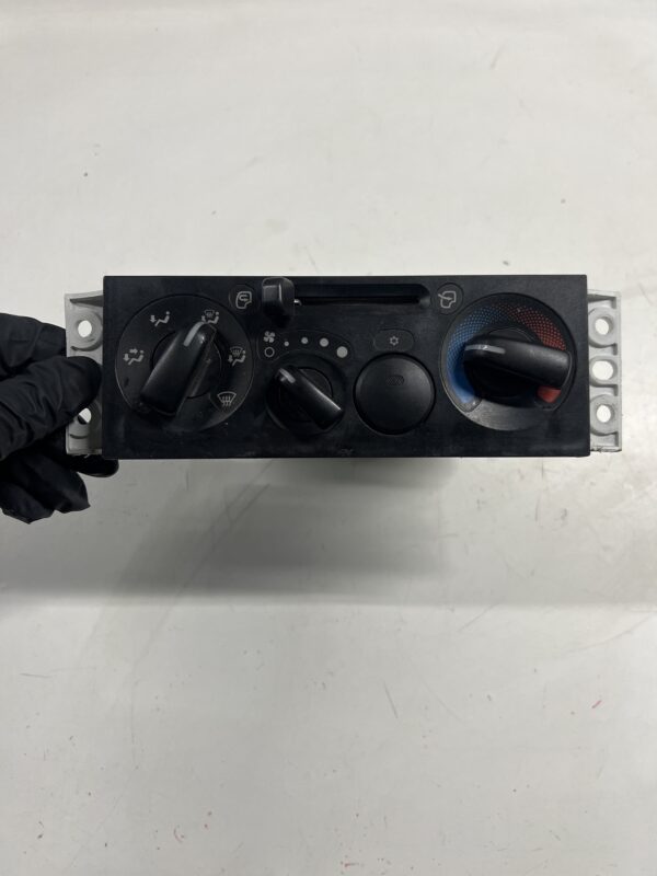 A/C Heater Control Isuzu NPR OEM - Image 2