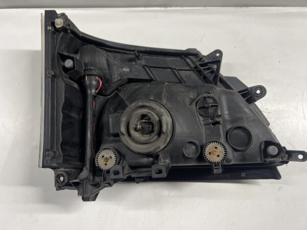 Front Left Headlight Headlamp Hino 195 OEM 100-79777 - Image 2
