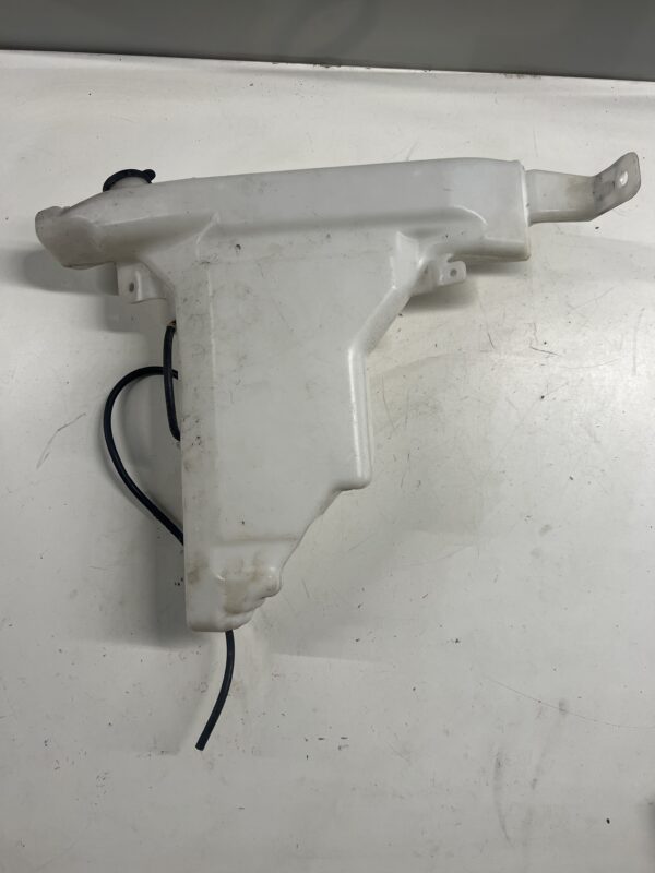Washer Reservoir Isuzu NPR 2012-2020 OEM - Image 2