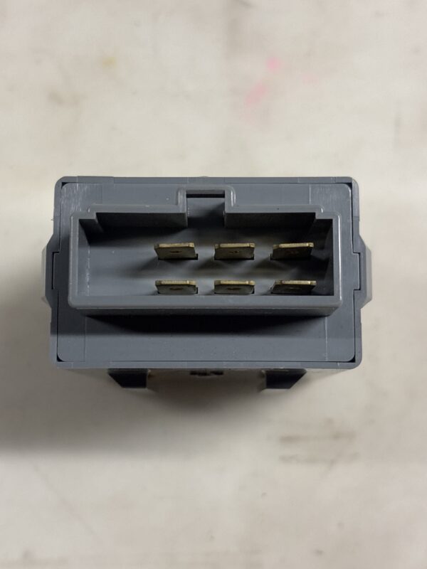 Wiper Control Module ISUZU NPR 2008-2020 OEM 8980323201 - Image 2