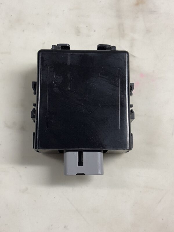 Door Lock Relay Module ISUZU NPR Gas V8 2012-2020 OEM 8980100300 051500-4080 - Image 3