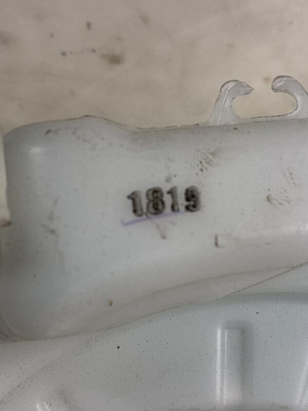 Washer Reservoir ISUZU NPR 2012-2020 OEM - Image 2