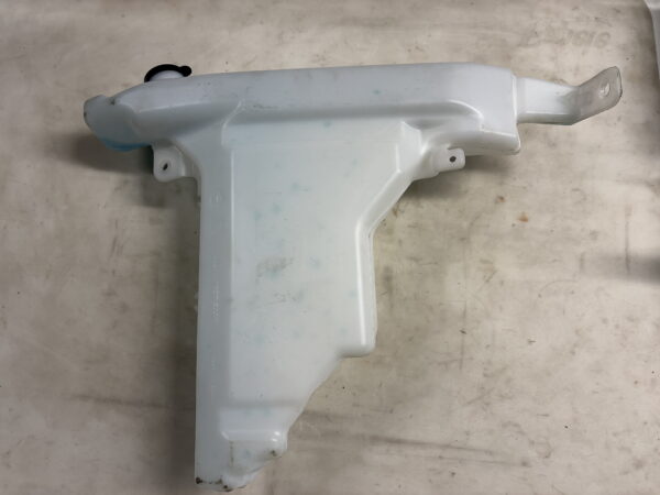 Washer Reservoir ISUZU NPR 2012-2020 OEM - Image 3