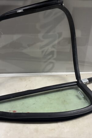 Front Left Door Window & Vent Glass FREIGHTLINER M2 OEM 18-48219-000