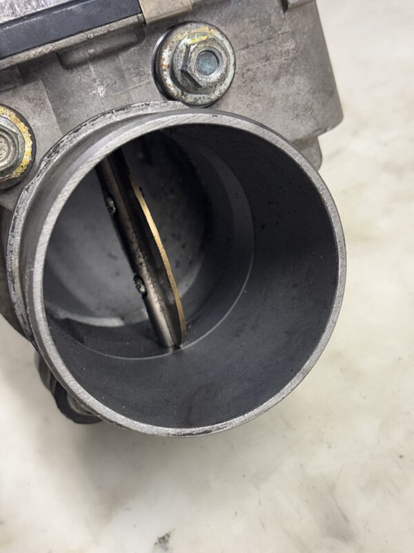 Throttle Body Valve RMA73-503C Isuzu NPR - Image 3