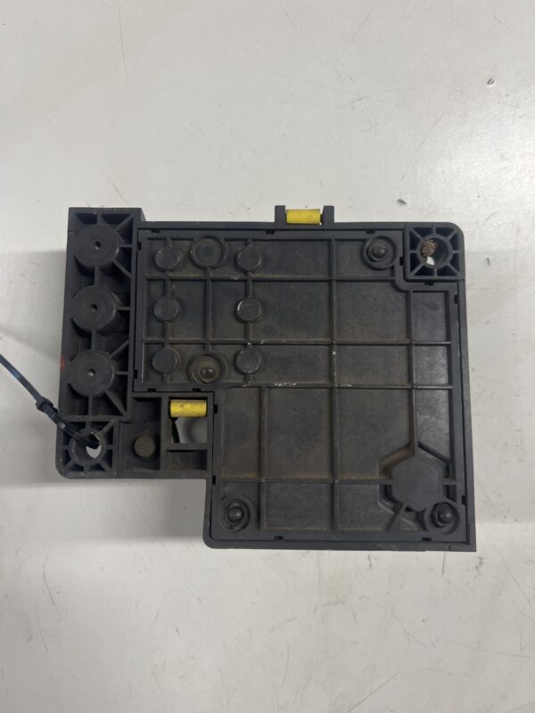 Main Fuse Relay Junction Box FREIGHTLINER M2 OEM - Image 2