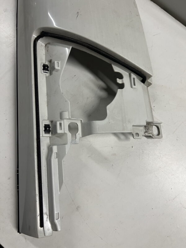 Front Right Cab Fender ISUZU NPR Gas 2012-2020 OEM. Scratches - Image 2