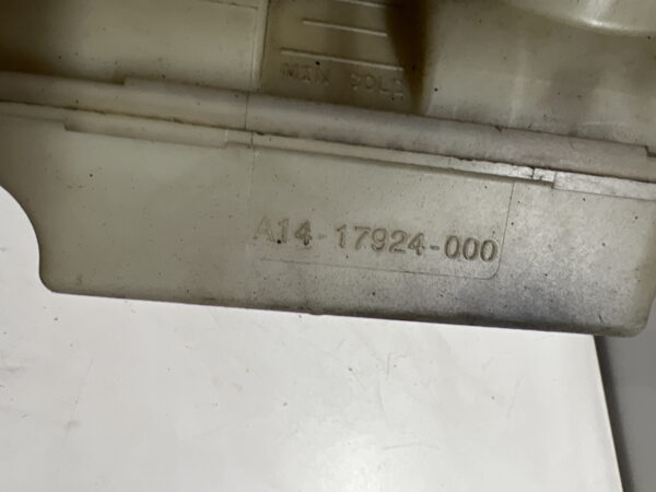 Power Steering Reservoir FREIGHTLINER M2 OEM A14-17924-000 - Image 4