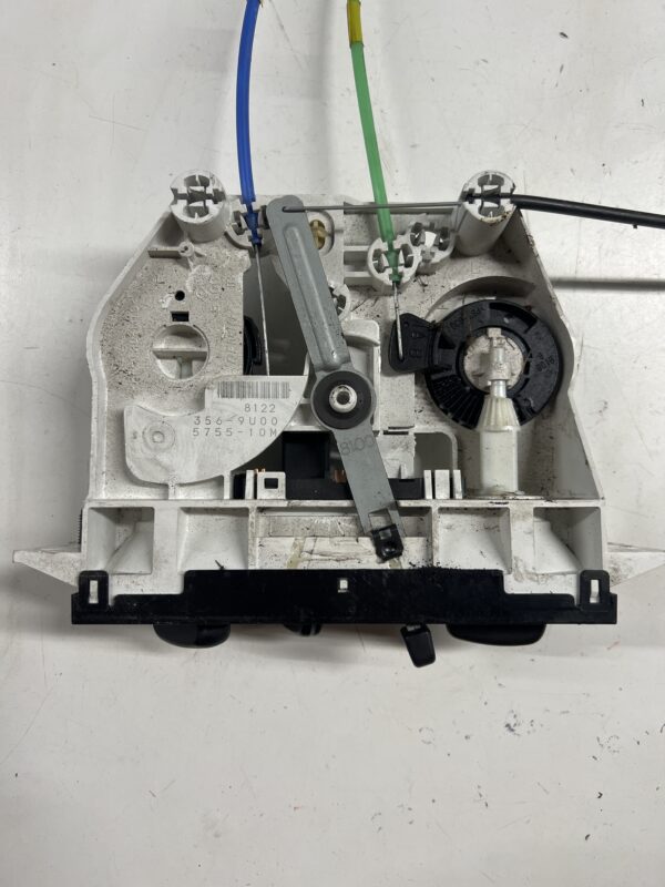 A/C Heater Control ISUZU NPR OEM - Image 3
