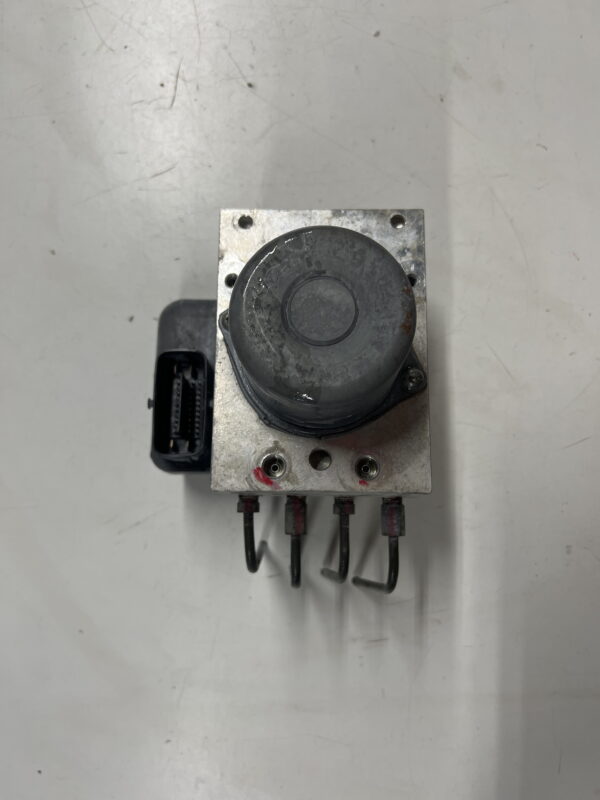 ABS Anti-Lock Brake Pump ISUZU NPR Gas OEM 898369588 113040-53330 - Image 2