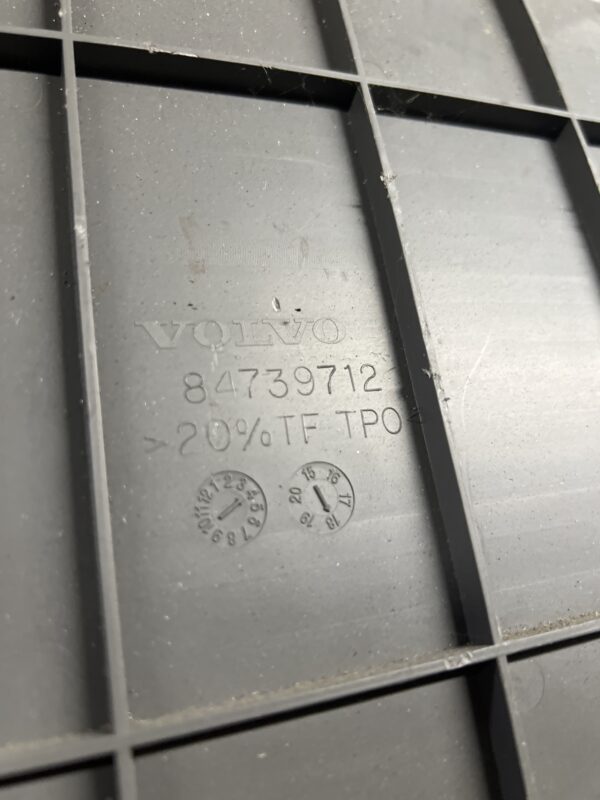 Rear Right Sleeper Bunk Sunshade Panel Volvo VNL 760 2019-2023 OEM 84739712. Net Ripped - Image 3