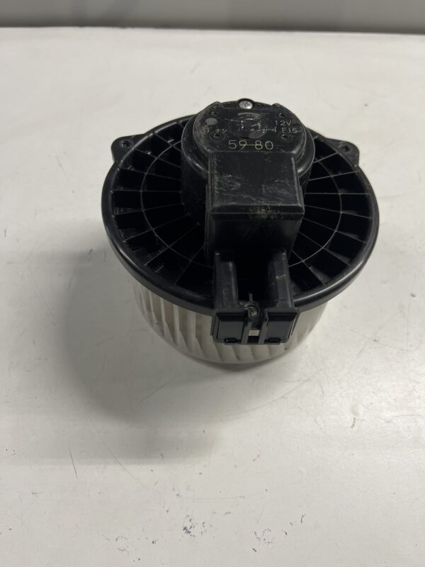 Blower Motor ISUZU NPR 2012-2018 OEM - Image 3