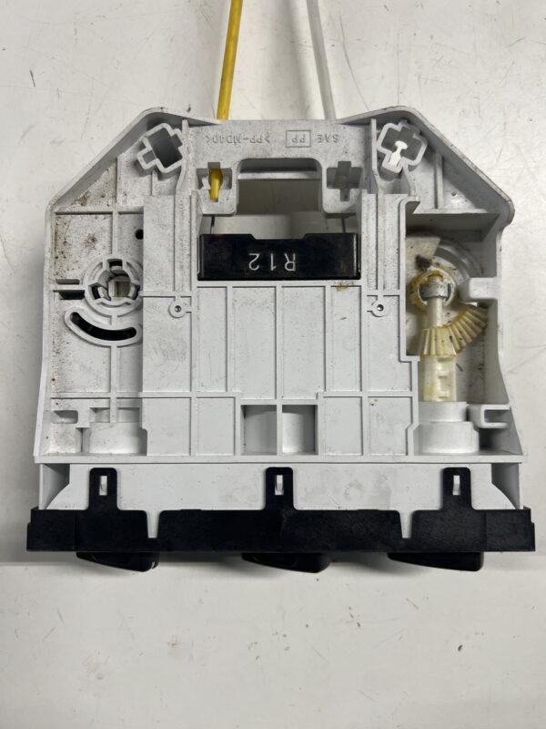 A/C Heater Control FUSO FE 2005-2007 OEM - Image 3