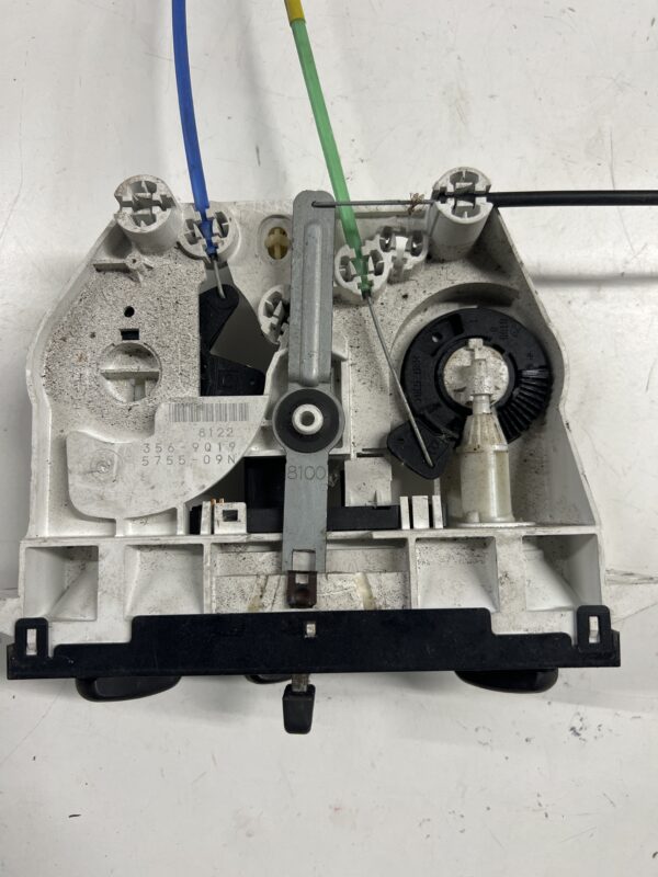 A/C Heater Control ISUZU NPR OEM - Image 2