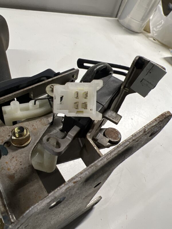 Transmission Shifter FUSO FE OEM - Image 3