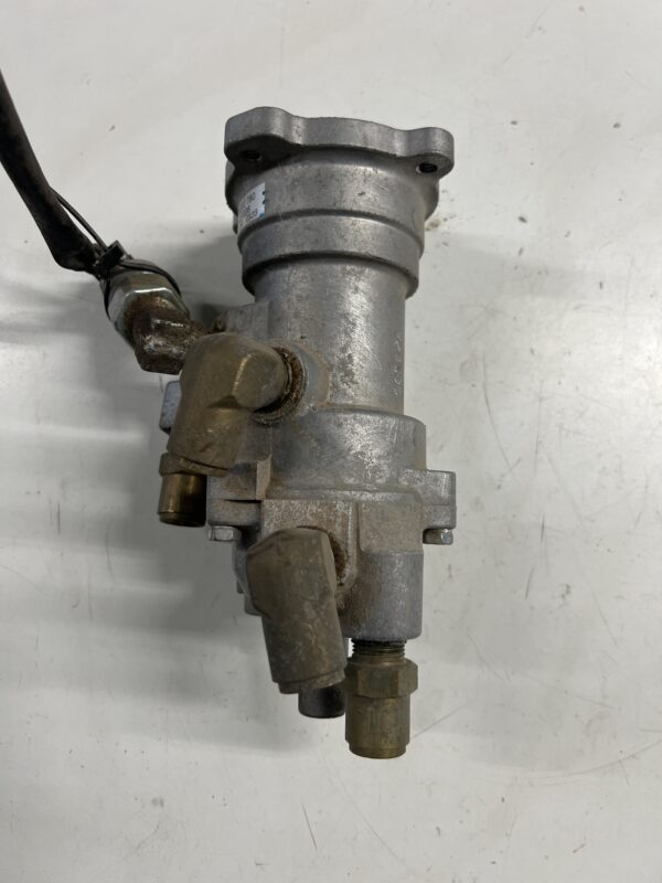 Air Brake Valve ISUZU FTR Diesel 4HK1-TCS RJS Standard Cab 2017-2024 OEM 8982227900 - Image 2