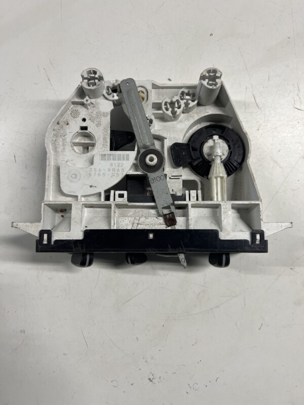 A/C Heater Control ISUZU NPR OEM - Image 2