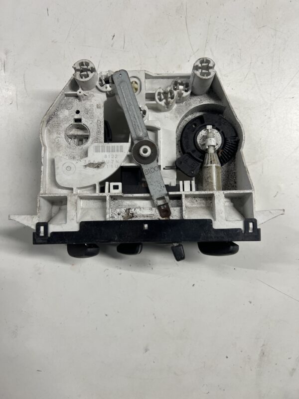 A/C Heater Control ISUZU NPR OEM - Image 3