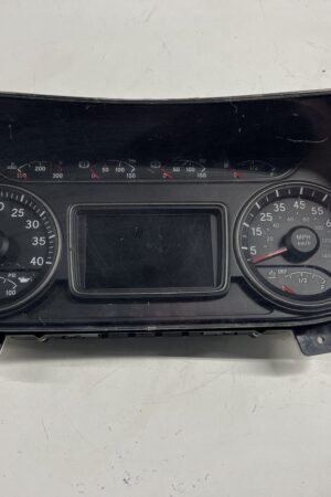 Speedometer Gauge Cluster INTERNATIONAL OEM 4094333C1. Scratches On Glass