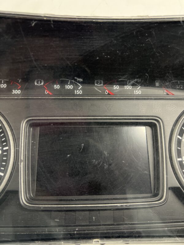 Speedometer Gauge Cluster INTERNATIONAL OEM 4094333C1. Scratches On Glass - Image 3