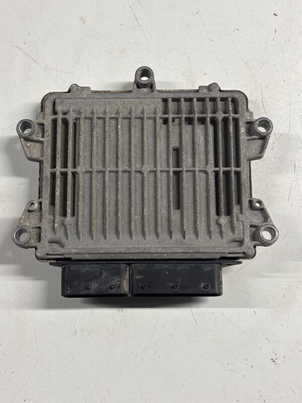 DEF Emission Control Module HINO 195 Diesel 2017 OEM 89550-37190 - Image 2