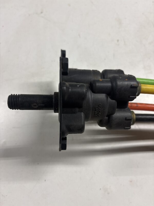 Bendix Park Air Brake Valve INTERNATIONAL 4300 OEM 5005855 - Image 2
