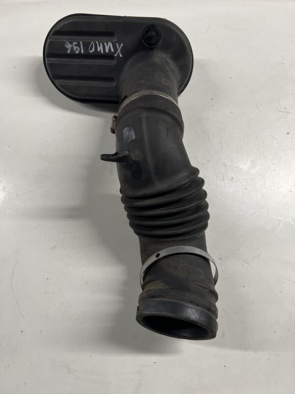 Air Intake Hose w/ Mass Air Flow Sensor HINO 195 OEM 170307873 22204-E0010