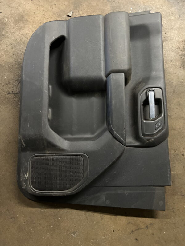 Front Left Door Trim Panel Chevrolet Silverado 2500 HD 2020-2022 OEM 84959886 16963283 84515234