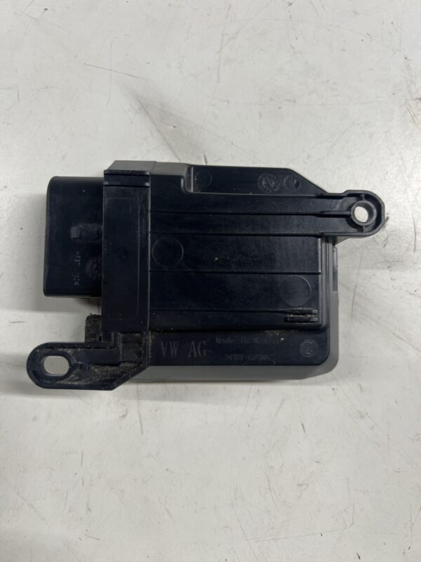 Front Right Seat Occupant Sensor Volkswagen ID.4-L 2021-2022 OEM 4M0959339B - Image 2