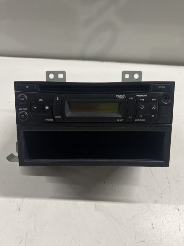 CD Radio Receiver PJ-3687 HINO OEM 8612037460