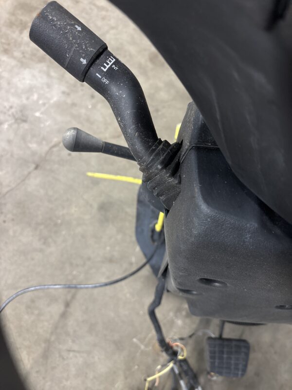 Steering Column w/ Wheel & Combination Switch & Pedal INTERNATIONAL 4300 OEM - Image 6