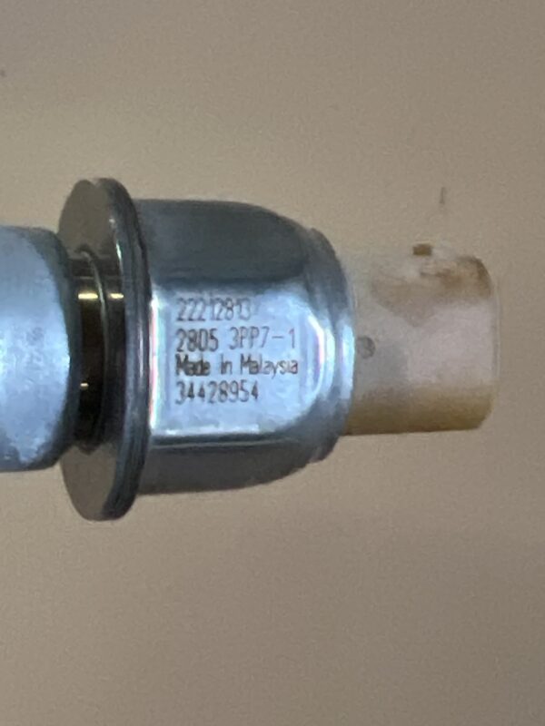 Brake Pressure Sensor ISUZU NPR OEM 22212813 - Image 3