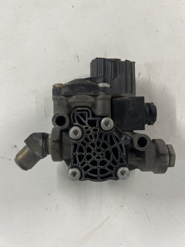 Bendix ABS Modulator Valve M-40HF OEM K056040 - Image 2