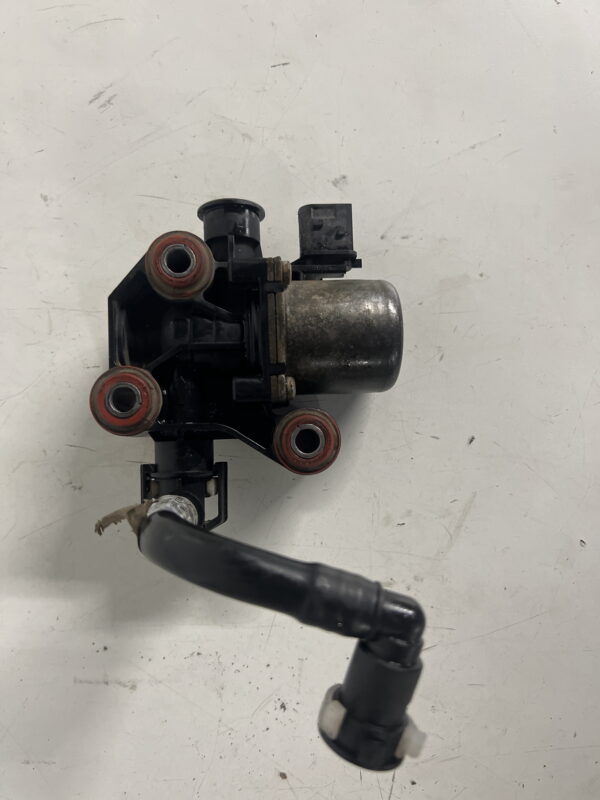 WABCO Water Supply Valve FREIGHTLINER OEM 04-30368-000