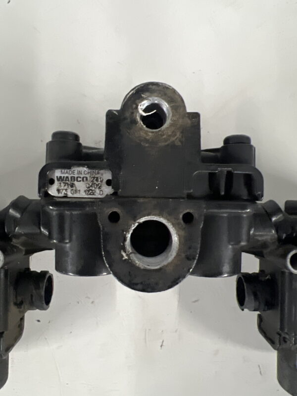 WABCO Rear Axle ABS Valve Package OEM 9730110220 - Image 2