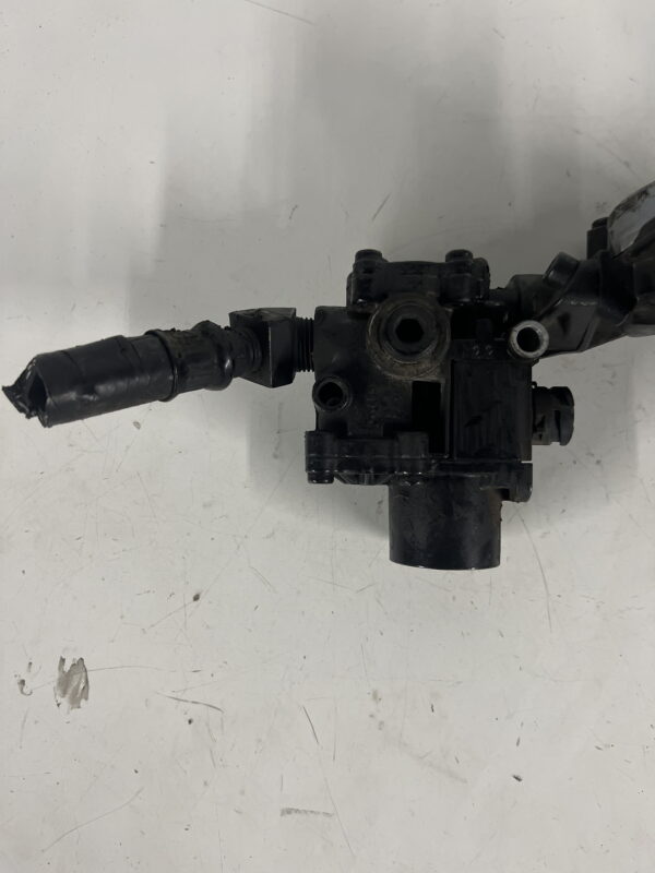WABCO Rear Axle ABS Valve Package OEM 9730110220 - Image 3