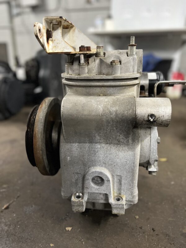 Compressor Thermo King  X214 OEM 2E50617003 G183Z30308 - Image 2