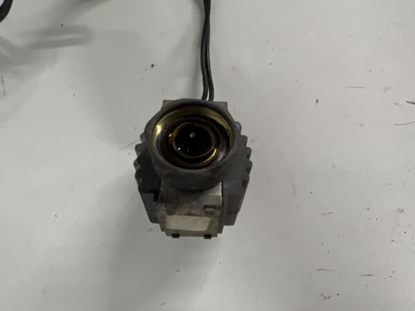 Condensiong Inlet Solenoid Valve Thermo King  T-Series OEM 1E42805G01 - Image 3
