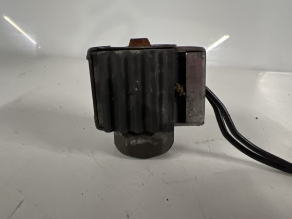 Hot Gas Line Solenoid Thermo King  T-Series OEM 9190C25G01 - Image 2