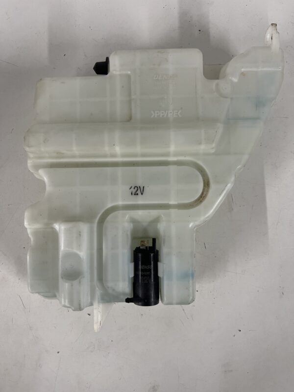 DENSO Washer Reservoir Mitsubishi FUSO FE OEM 060851-161